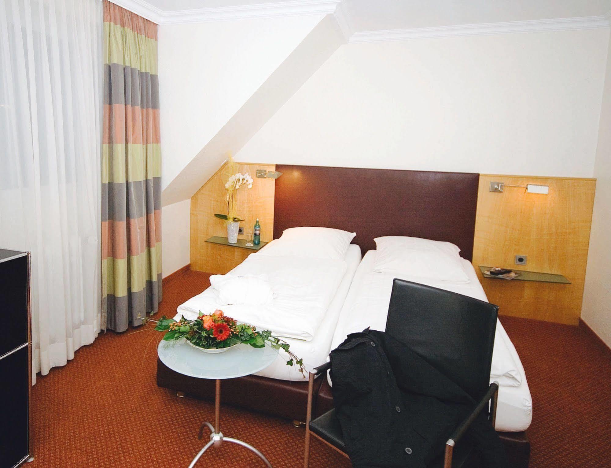 Hotel Menge "An Der Schlacht" Arnsberg Luaran gambar